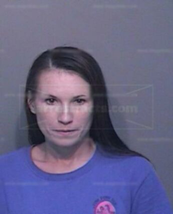 Nicole Lee Averitt