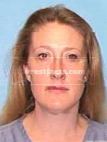 Lisa M Hoskinson