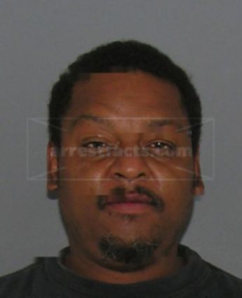 Derrick D Pitts