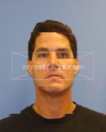 Darrell J Dwight
