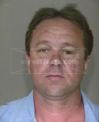 Larry D Durst