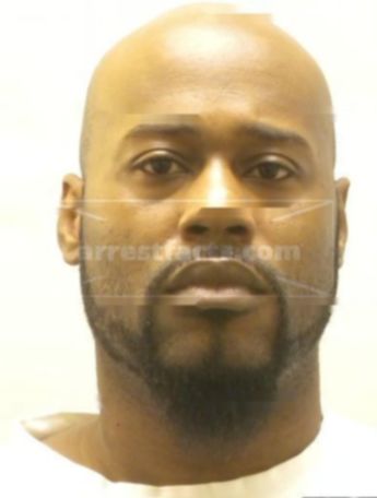 Dandrius D Robinson