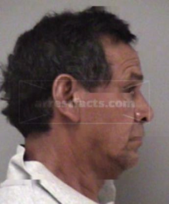 Roger D Salinas-Vasquez