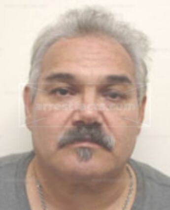 Daniel D Moncivaiz
