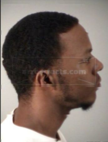 Travis L Evans