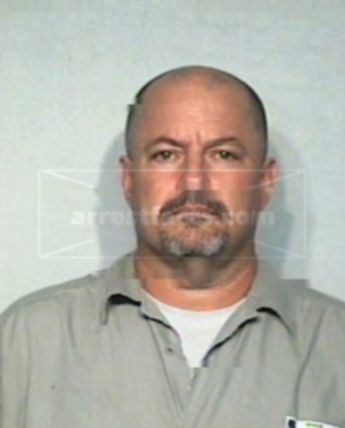 Larry D Speer