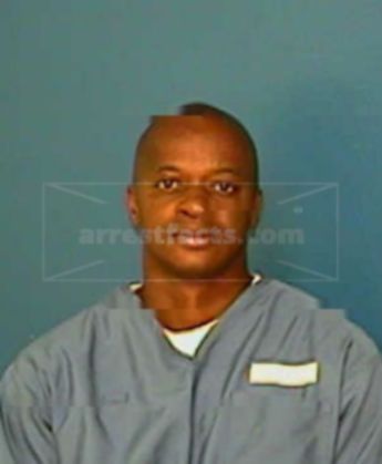Dexter L Williams