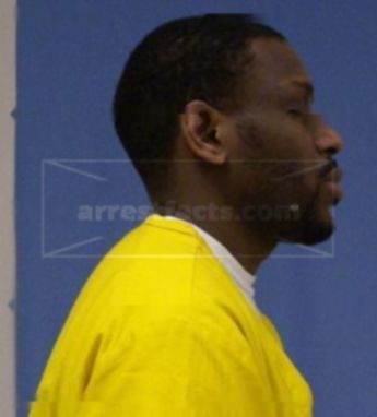 Lonnie D Williams