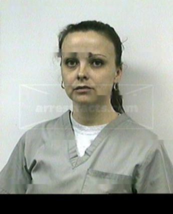 Stephanie L Snelson