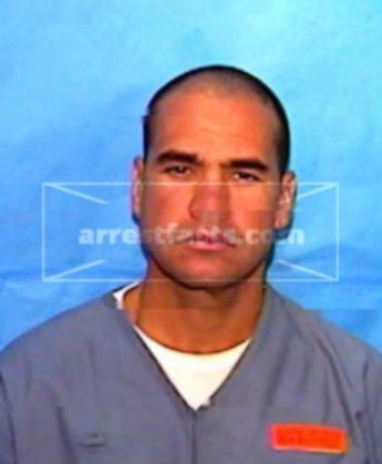 Lester J Lopez