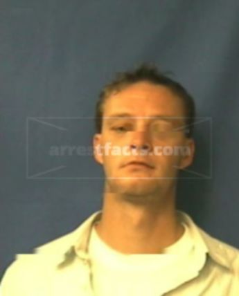 Travis W Tindell