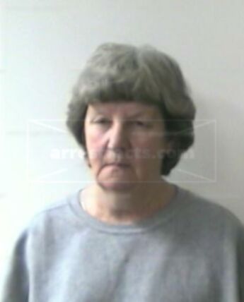 Patricia R Roberts