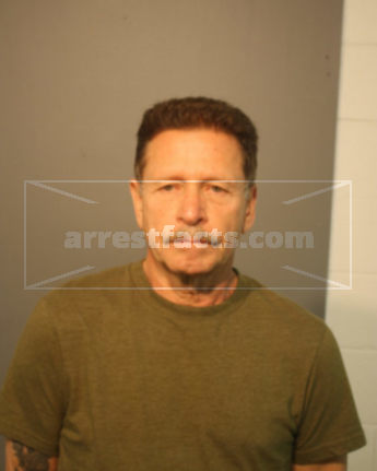 Victor M Vega