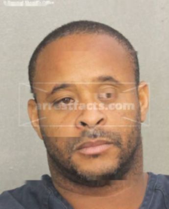 Lavaris Deon Ross