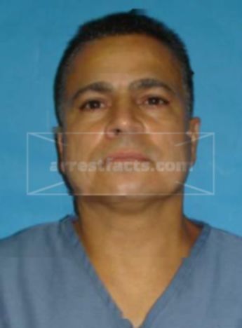 Juan L Hernandez