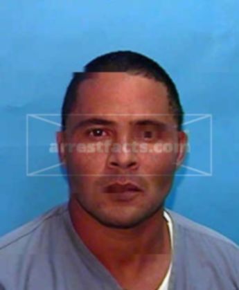 Nelson J Aparicio