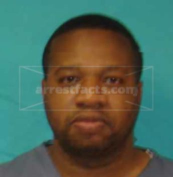Travis L Harris