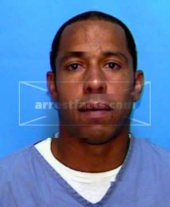 Reynaldo L Saunders