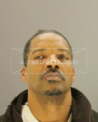 Marcus L Dixon