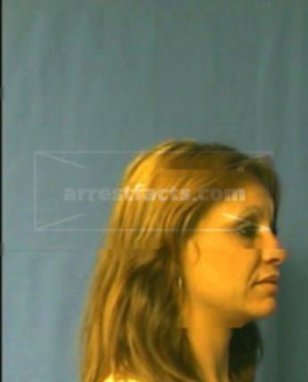 Lindsey E Jones