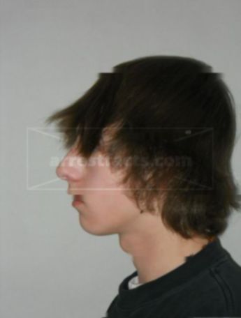 Benjamin J Peary