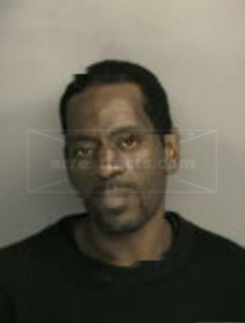Derrick L Hicks