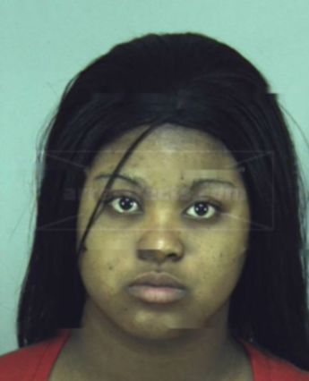 Shanikque L Woolbright