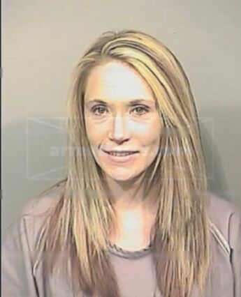 Hailey L Elliott
