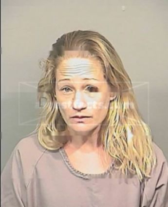 Victoria M Mullins