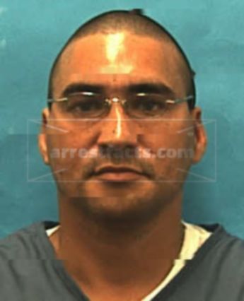 Hector L Cardenas