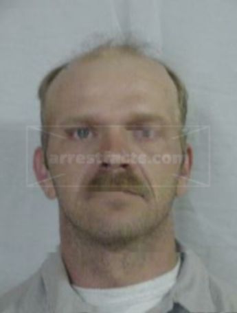 Russell L Thorngren