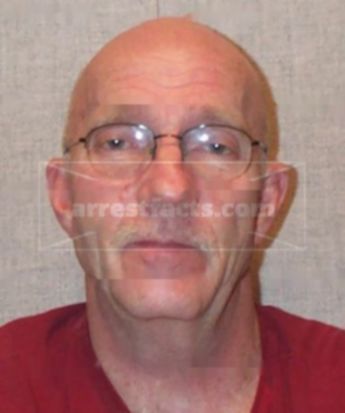 Earl R Mckibben