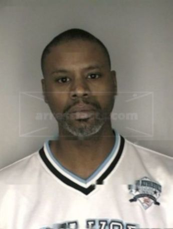 Dwayne T Plaskett