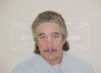 Darrell L Handle