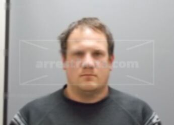 Travis L Arbeiter