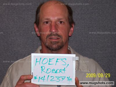 Robert J Hoefs