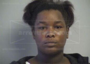 Donisha R Willis