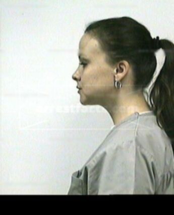Stephanie L Snelson