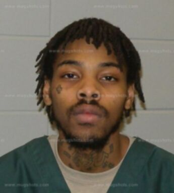 Traiveon D Moore