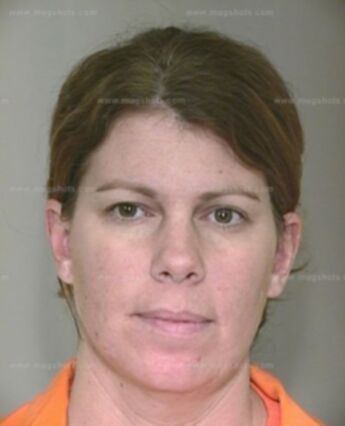 Alicia R Smith