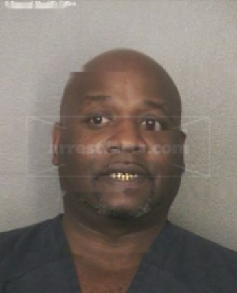 Johnnie R Mccullough