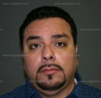 Robert Carrillo
