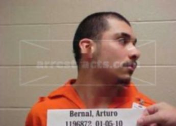 Arturo R Bernal