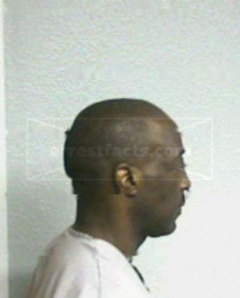 Darvis L Groves