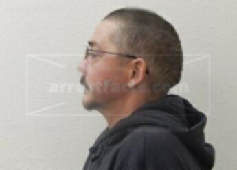 Dustin R Belknap