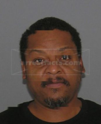 Derrick D Pitts