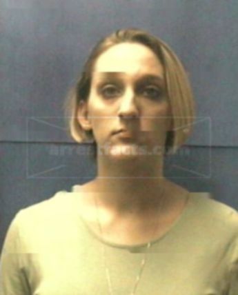 Amanda L Frisbie
