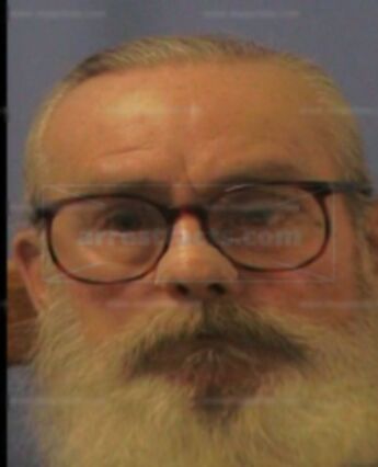 Leo L Labrake