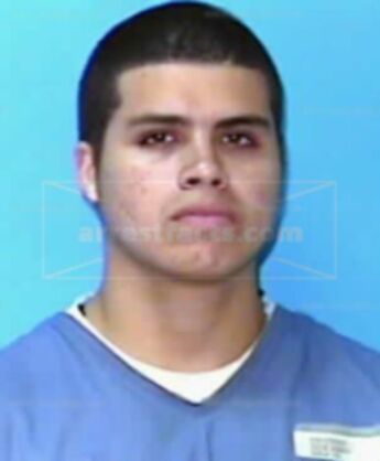 Luis E Escobar
