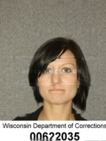 Amanda L Lavaque